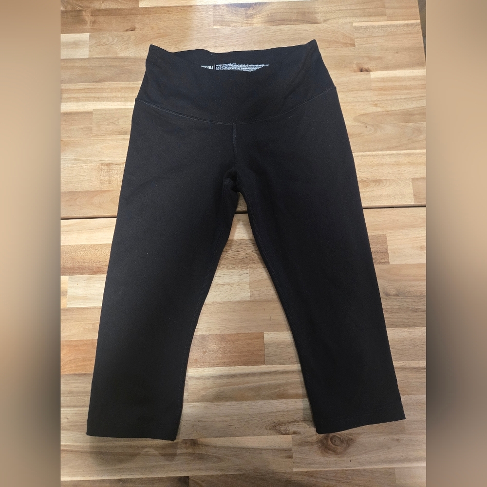 Victoria Secret Victoria Sport Black Cropped Leggings